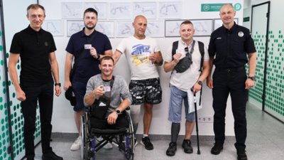 У Львові четверо поранених ветеранів отримали водійські права