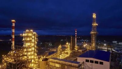 Українські дрони вдарили по Тюменському НПЗ