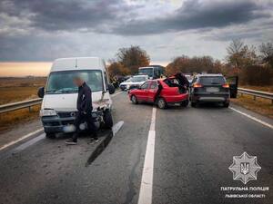 Увага! На Львівщині через ДТП заблоковано рух 