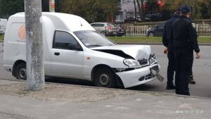 У Львові на вулиці Науковій сталася подвійна ДТП: фото, відео з місця події