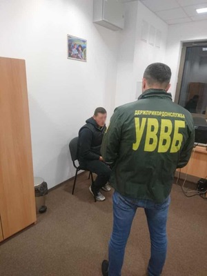 Українець пропонував прикордонникам 200 доларів, аби ввезти в Україну двигун для легкового автомобіля (ФОТО)