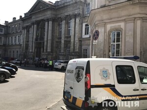 У Львові шукають вибухівку в лікарні та церкві