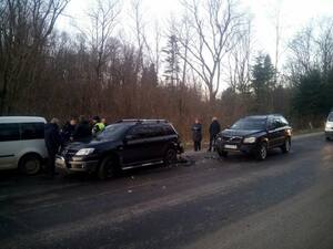 На Львівщині у двох ДТП постраждали 5 автомобілів (фото)