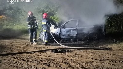 У Львівській області горів автомобіль