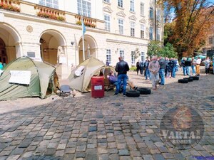 Львівські підприємці дали меру 15 хвилин на вихід (відео, фото)