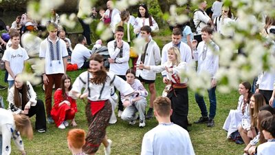 Шевченківський гай у Львові на Великдень відвідала рекордна кількість людей (ФОТО)