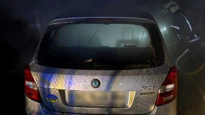 У Львівській області вогнеборці ліквідували займання палаючої автівки
