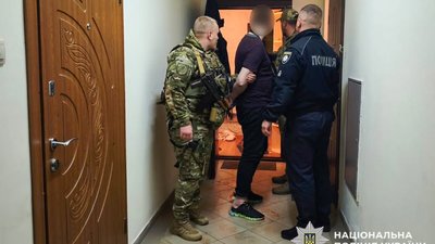 У Хмельницькому чоловік завдав ножових поранень своєму знайомому