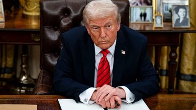 Трамп поширив пост про те, що Україна має бути готова втратити частину території на користь росії, аби не втратити більше