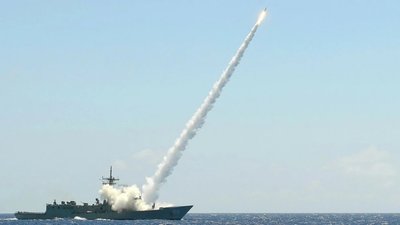 Росія знову вивела ракетоносії в моря: який загальний залп