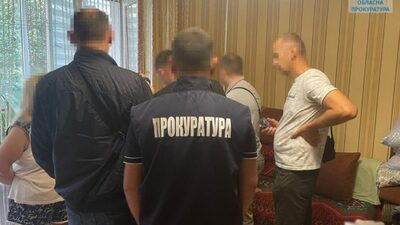 Трьох мешканців Львівщини судитимуть за поширення комуністичної символіки