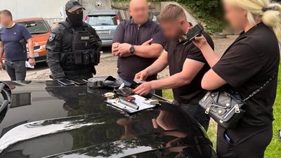 Високопосадовець служби судової охорони Львівщини за 4 тисячі доларів обіцяв влаштувати у поліцію свого знайомого (ФОТО)