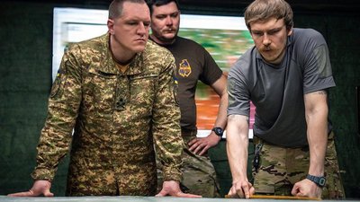 "Редіс" заступився за командувача НГУ Олександра Півненка