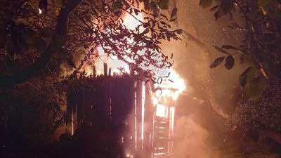 На Львівщині за добу двічі горіли господарські будівлі