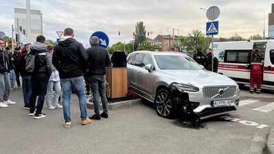 На Київщині п'яний голова райдержадміністрації влетів на авто в натовп людей (ВІДЕО)