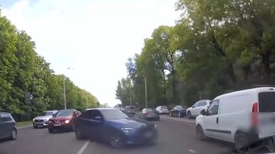 У Львові водій BMW грубо порушив ПДР: момент зафіксували на відео