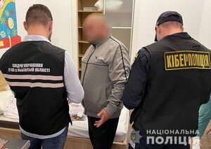 Поліція Львівщини затримала іноземця, який зчитував інформацію з карток у банкоматах (ФОТО)