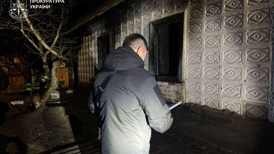 На Дніпропетровщині у пожежі загинули троє малюків: мати зачинила їх самих у будинку