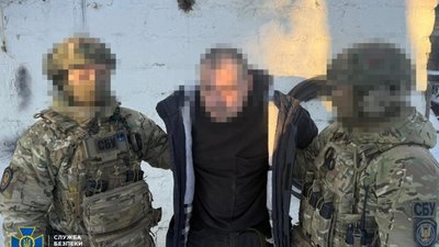 СБУ затримала мобілізованого, який коригував російські повітряні удари