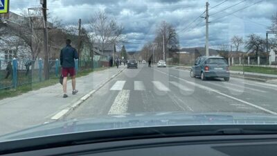 На Львівщині автомобіль збив двох дітей: одна з дівчаток не вижила (ФОТО)