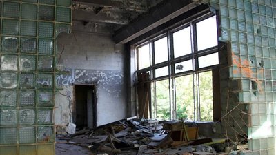 Львівський "Еротрон" - як стратегічно важливе підприємство перетворилося на руїни