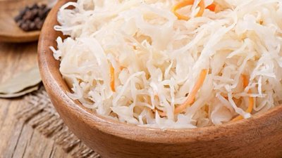 Квашена капуста — стародавній український суперфуд, який зміцнює імунітет і захищає взимку