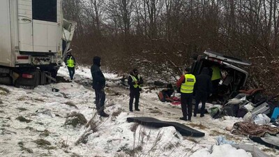 В масштабній автотрощі біля Львова загинули семеро людей: деталі від поліції (ФОТО)