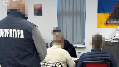 Незаконно привласнив 2 гектари землі у Зимній Воді: директору товариства оголосили підозру