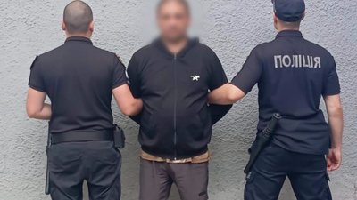 На Закарпатті затримали чоловіка, який погрожував підірвати гранату в будинку