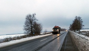 Мешканців Львівщини попереджають про ожеледицю на дорогах у найближчі три дні