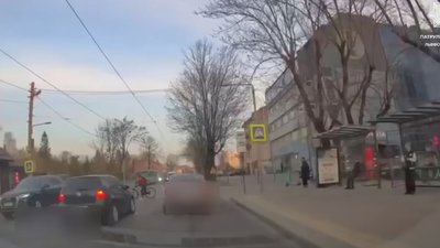 У Львові поліція знайшла 22-річного водія, який ледь не збив пішохода (ВІДЕО)