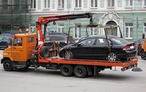 У Львові евакуйовують неправильно припарковані авто. Перелік вулиць, де зупинку і стоянку транспортних засобів заборонено