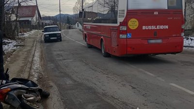 На Львівщині неповнолітній водій в'їхав у рейсовий автобус (ФОТО)