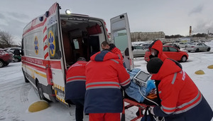 До Львова гелікоптером доставили постраждалу у ДТП на Самбірщині дитину (ВІДЕО)