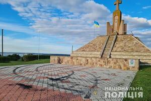 На Тернопільщині водій дрифтував на Меморіалі загиблим Січовим Стрільцям (ФОТО)