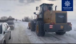 На Львівщині відновили рух транспорту на ділянці автодороги Р-15 (відео)