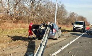 Відбійник проштрикнув автомобіль: на Львівщині сталася смертельна ДТП (ФОТО)