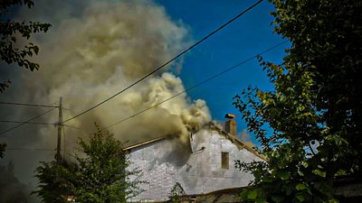 На Львівщині горів двоповерховий дачний будинок (ФОТО)