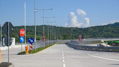 Румунія добудувала 260-метровий міст на кордоні з Україною