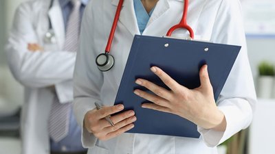 В Україні запровадять обов’язкову військову підготовку для студентів-медиків і фармацевтів