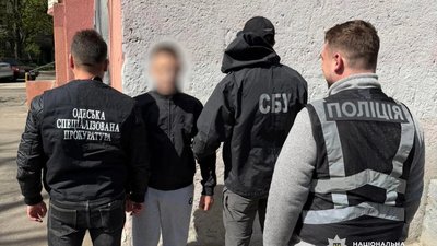 В Одесі затримали чоловіка з наркотиками, гранатами та боєприпасами