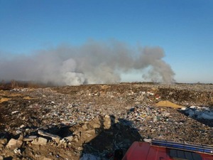 На Львівщині знову горить сміттєзвалище (фото)