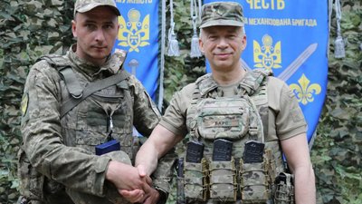 Головнокомандувач ЗСУ нагородив львів'янина почесною відзнакою «Золотий хрест»