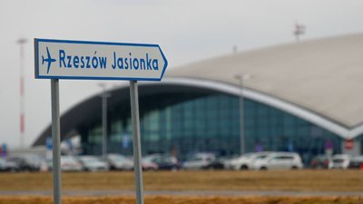 Правозахисники закликали Польщу не приймати літаки зі США на яких перевозять депортованих українців