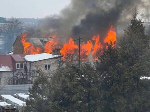 У Львові горить приміщення (ФОТО, ВІДЕО)