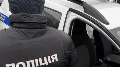 На Тернопільщині п’яний молодик на Opel протаранив огорожу кладовища і зруйнував могили (ФОТО)