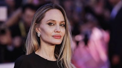 Анджеліна Джолі поділилася зворушливим постом про візит до України