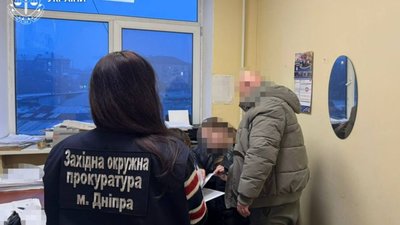 У Дніпрі лікарі помилково прооперували дитині здорову руку, фактично зламавши її