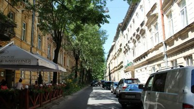 У Львові з 5 вересня на чотирьох вулицях міста запровадять односторонній рух транспорту (СХЕМА)