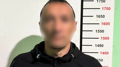 У Львівській області чоловік у парку вирвав у пенсіонерки з рук сумочку